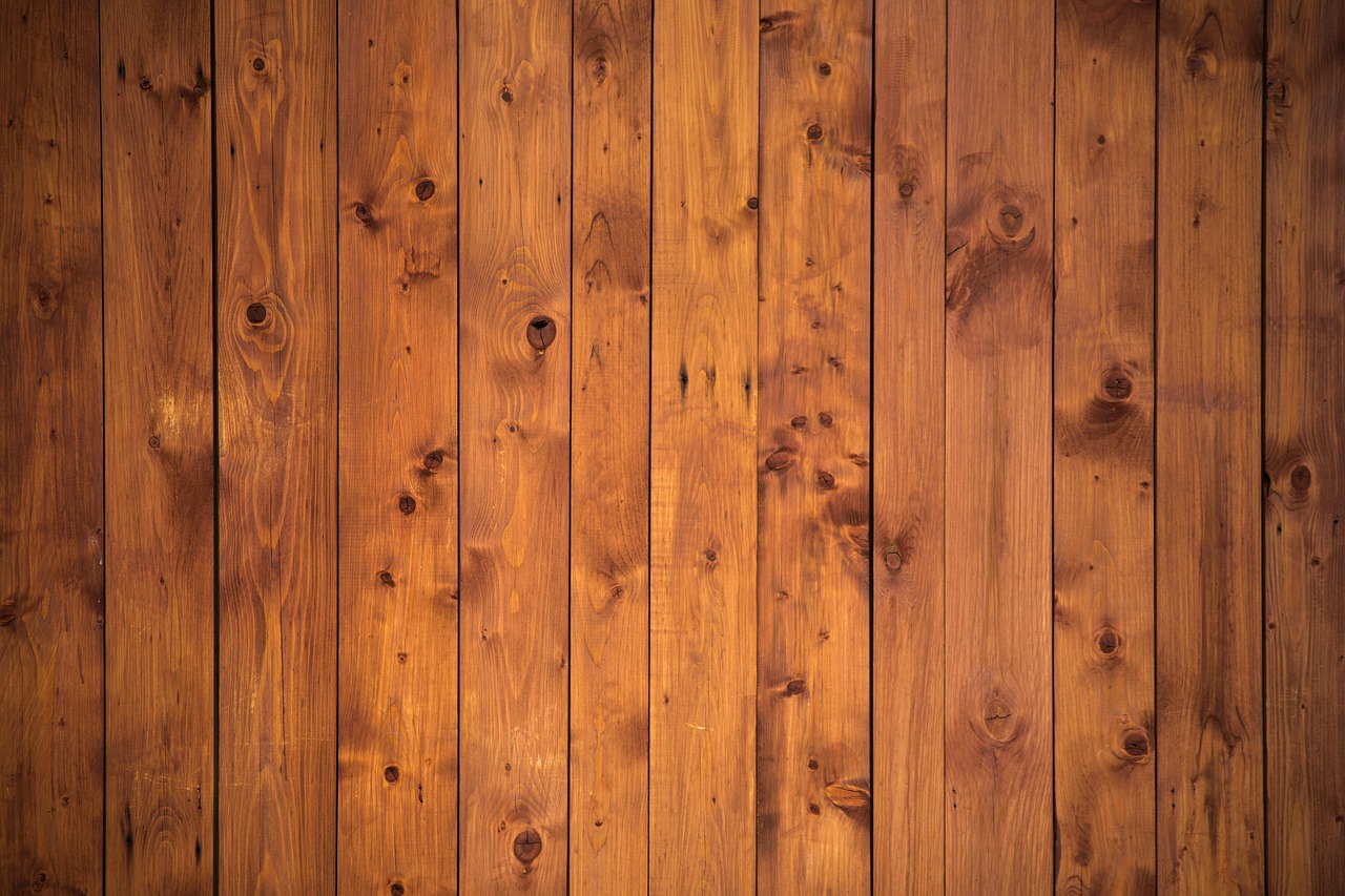 redonnez vie &agrave; votre vieux plancher en bois gr&acirc;ce &agrave; nos conseils et techniques de r&eacute;novation pour un sol magnifique et durable.